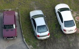 В Ульяновской области ввели штрафы за парковку на газонах и детских площадках